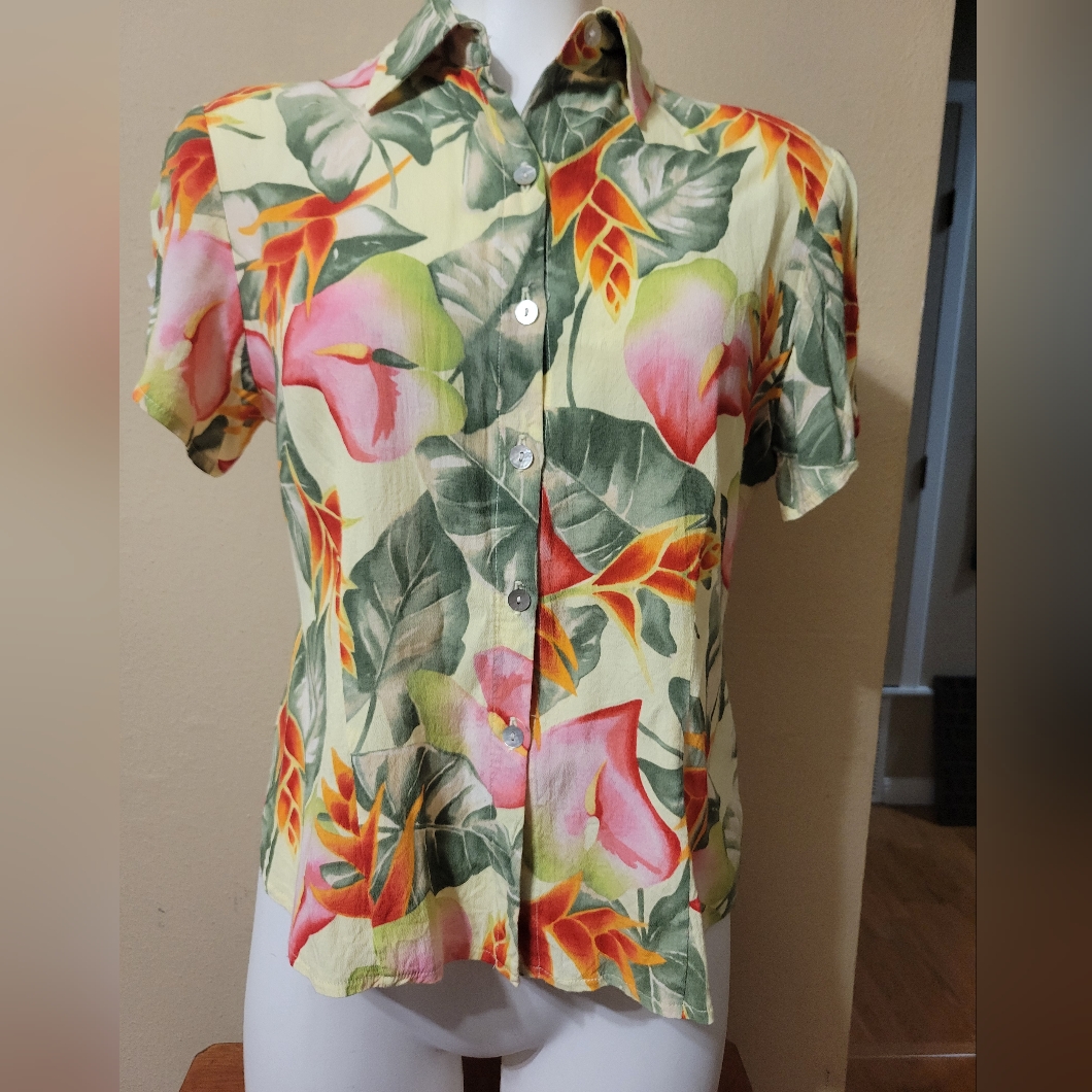 Kauaiana * Small * Hawaiian Shirt * Abalone Buttons * Yellow / Floral